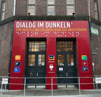 Fassade des Dialog im Dunkeln, Speicherstadt Hamburg.
